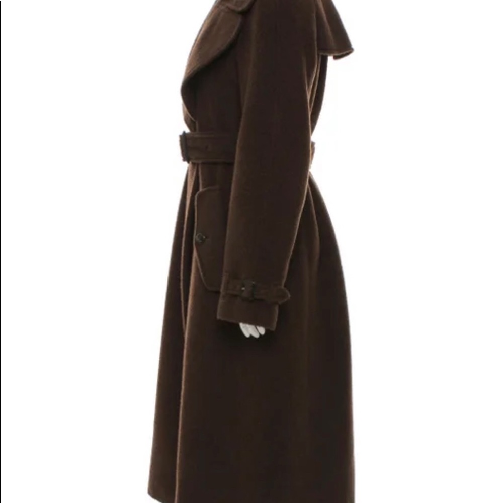 Fabulous Authentic Burberry Coat - Picture 5 of 10